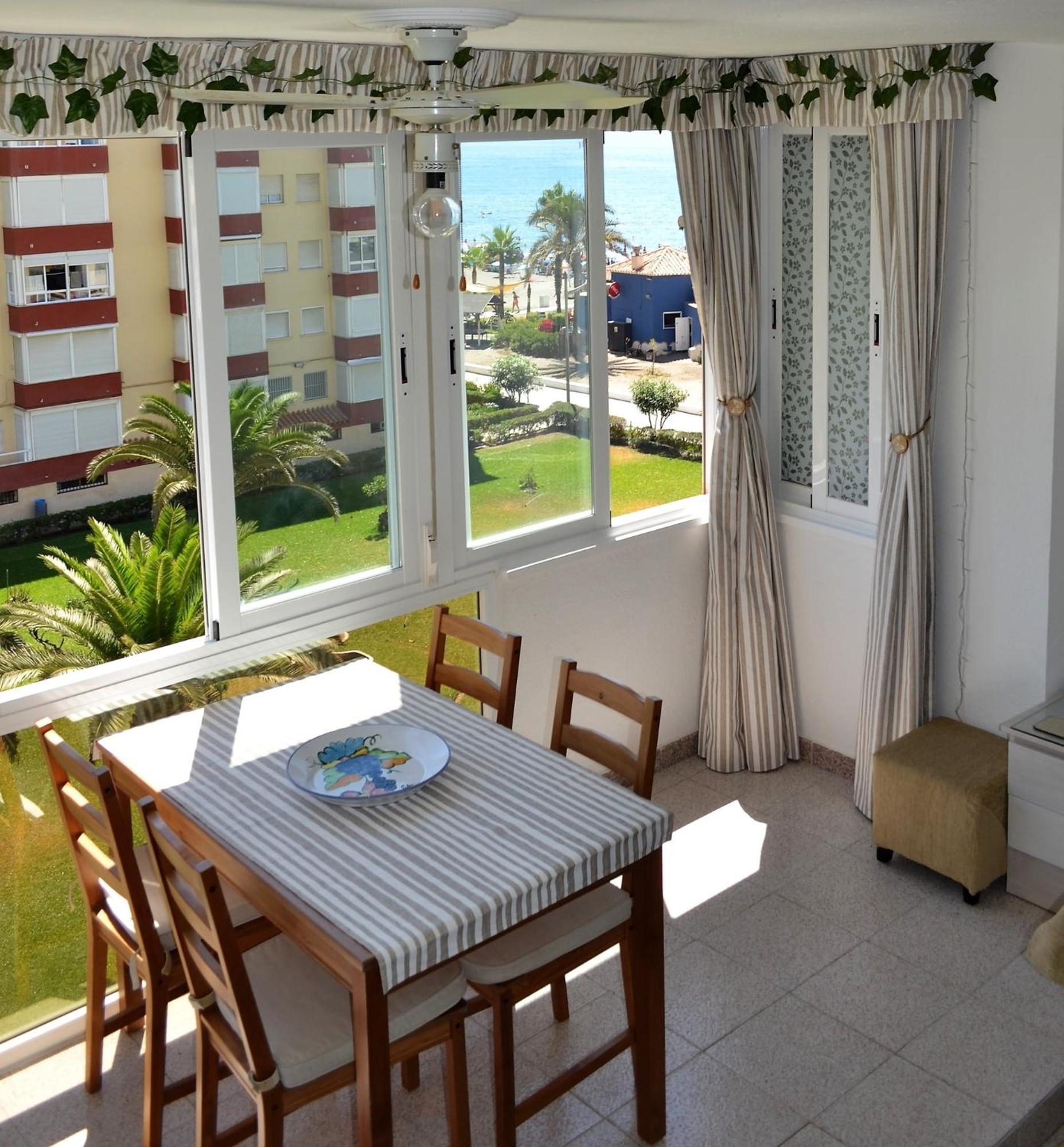 Spacious 1 Bedroom Apartment, Beach Front, Torrox Costa Exteriör bild