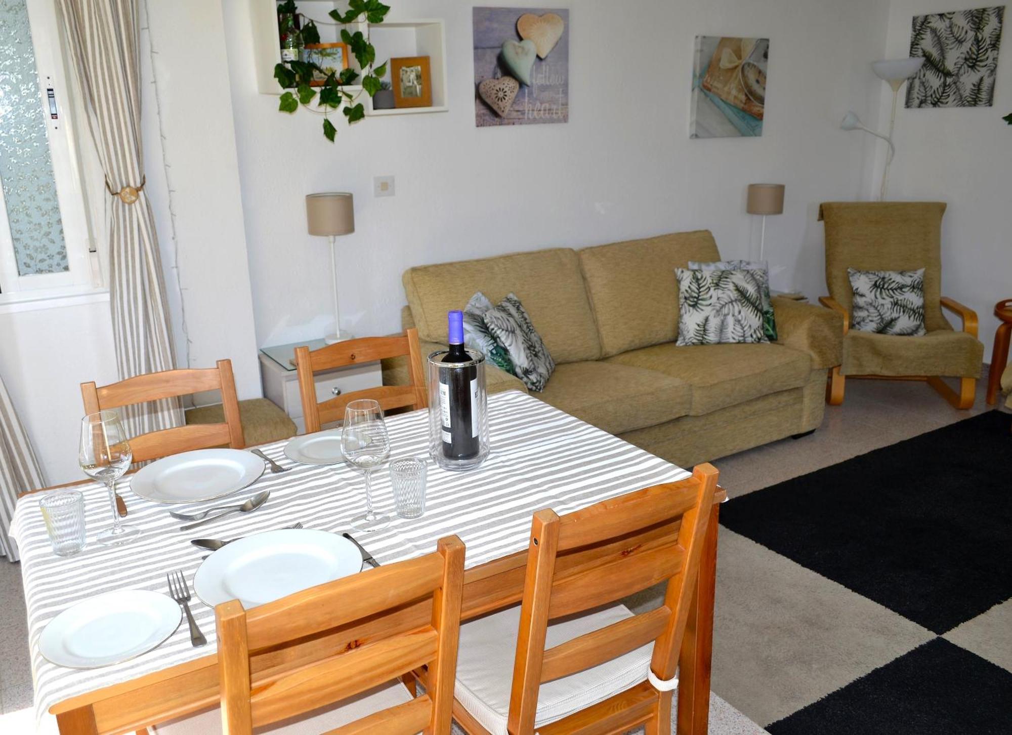 Spacious 1 Bedroom Apartment, Beach Front, Torrox Costa Exteriör bild