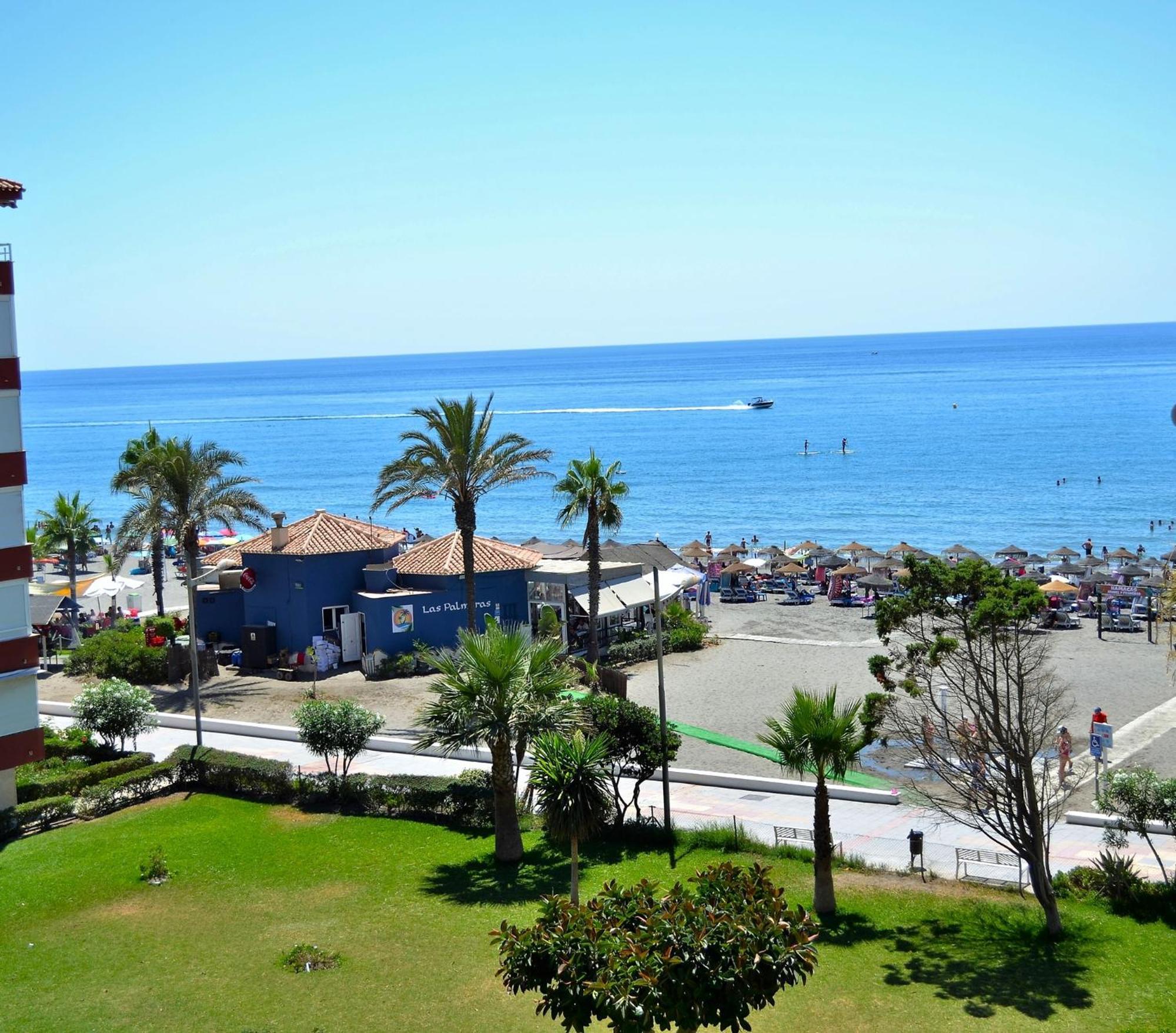 Spacious 1 Bedroom Apartment, Beach Front, Torrox Costa Exteriör bild