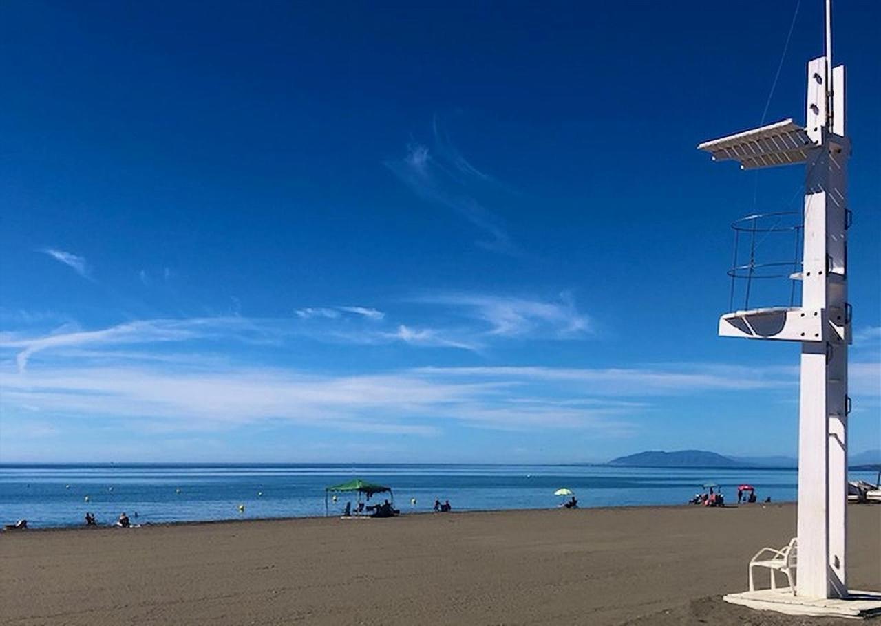 Spacious 1 Bedroom Apartment, Beach Front, Torrox Costa Exteriör bild