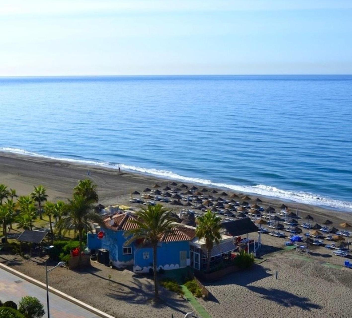 Spacious 1 Bedroom Apartment, Beach Front, Torrox Costa Exteriör bild