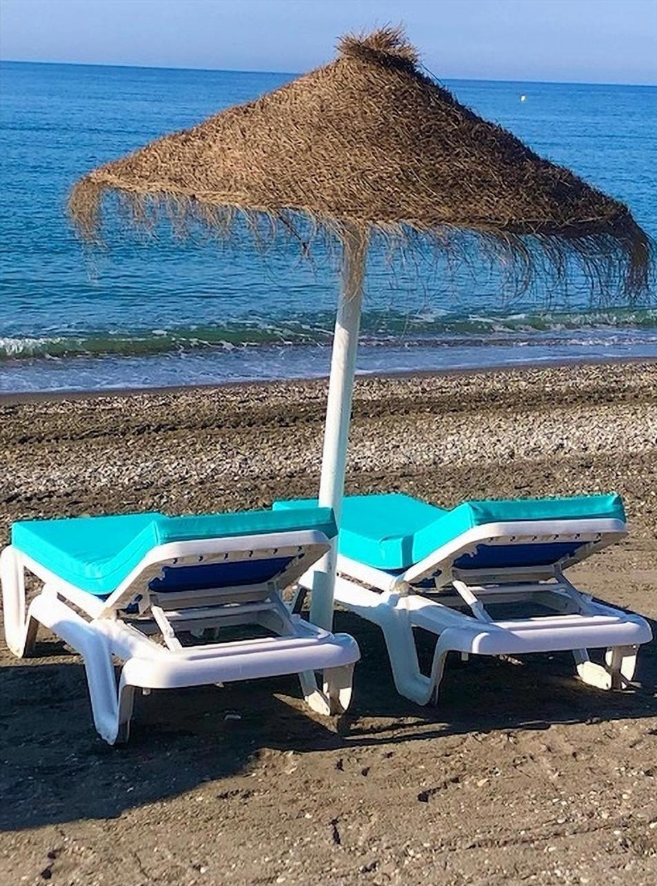 Spacious 1 Bedroom Apartment, Beach Front, Torrox Costa Exteriör bild