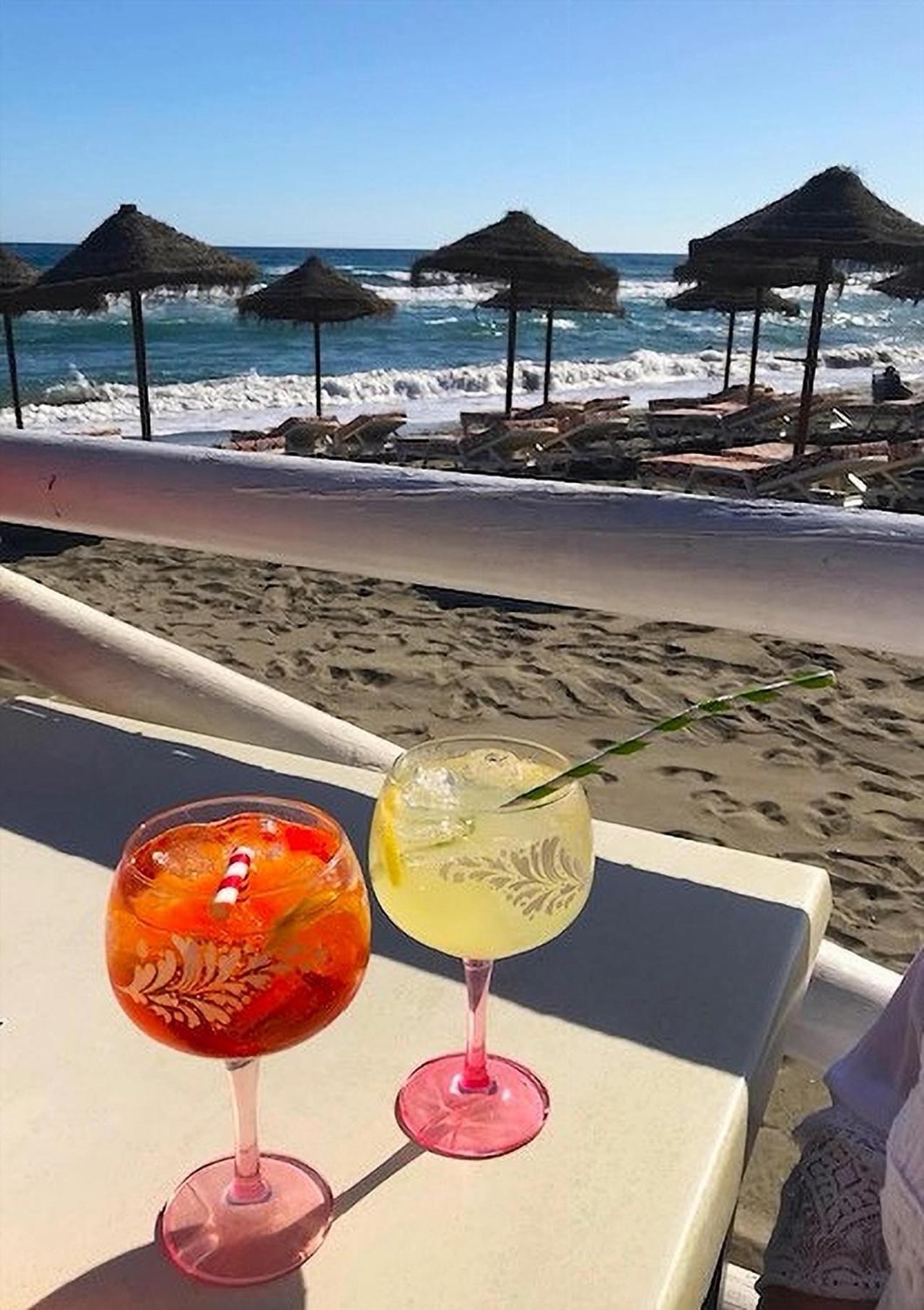 Spacious 1 Bedroom Apartment, Beach Front, Torrox Costa Exteriör bild